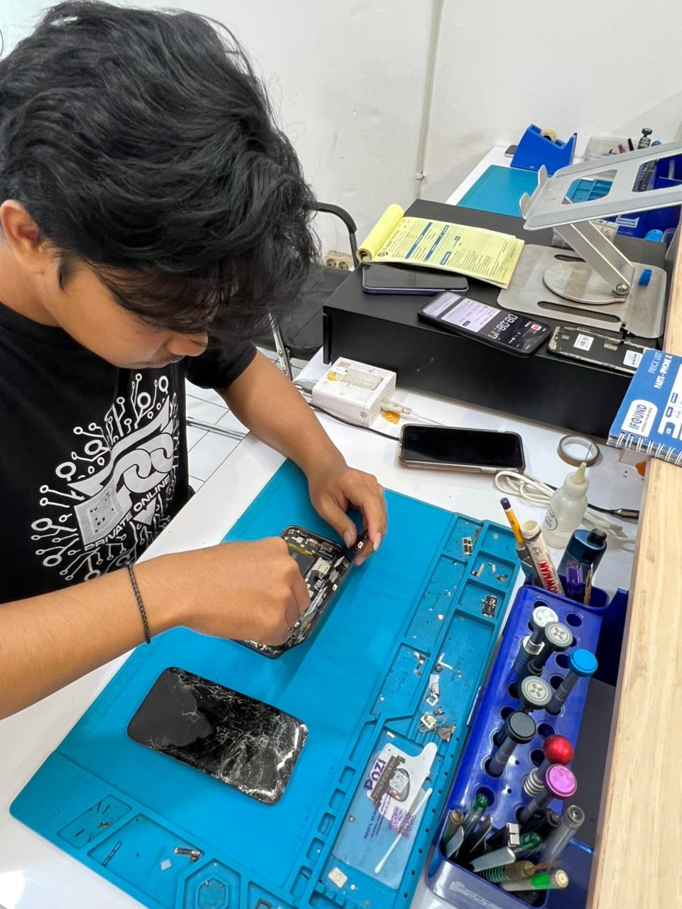 Ganti LCD & Touchscreen